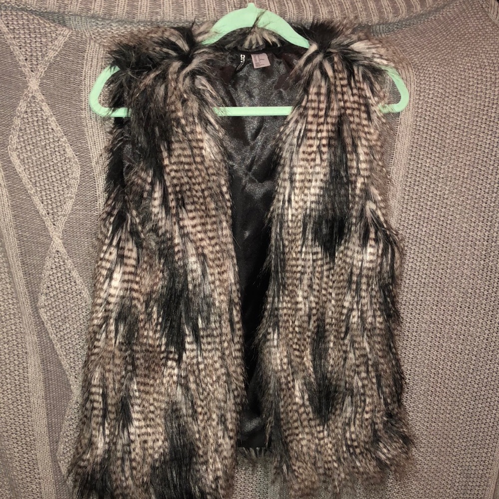 Divided Fur Vest